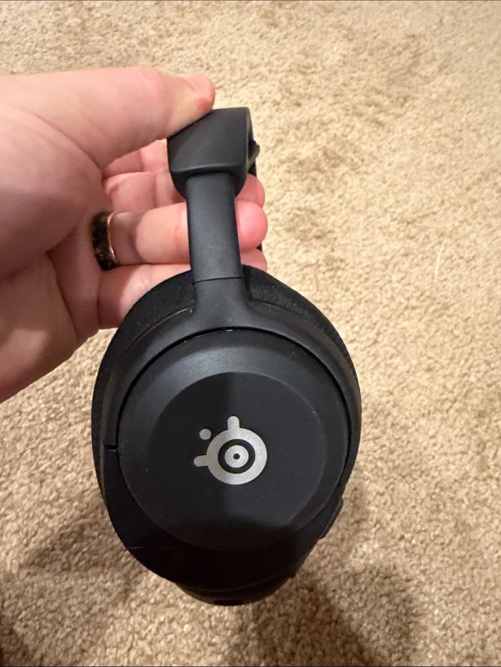Steel series arctis nova 5 wireless gaming headset